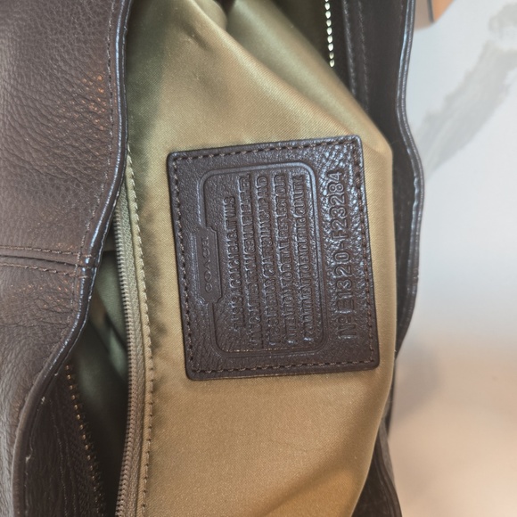 Coach Carrie Park Carryall
Shoulder Bag/Tote Brown Pebbled Leather - Picture 11 of 16